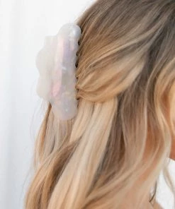 PUP38 Dariah Hairclip - Pearl White ACCESSORIES