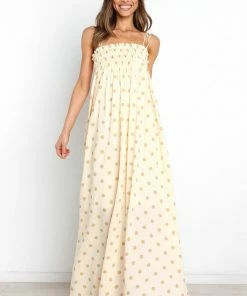 PUP52 Dresses Urbana Dress - Beige