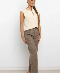 PUP52 Vergie Vest - Cream Clothing