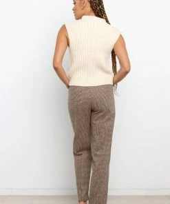 PUP52 Vergie Vest - Cream Clothing