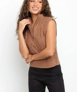 PUP52 Vergie Vest - Mocha