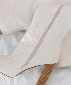 PUP23 Pierce Boot - Bone