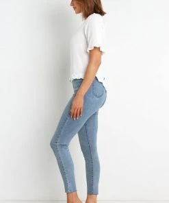 PUP8 Goldie Top - White