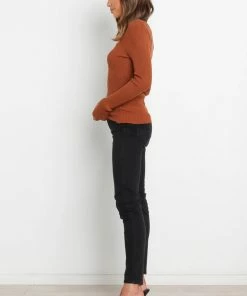 PUP52 Kaylen Top - Rust Clothing