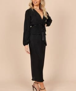 PUP51 Minelli Pleat Top - Black Clothing