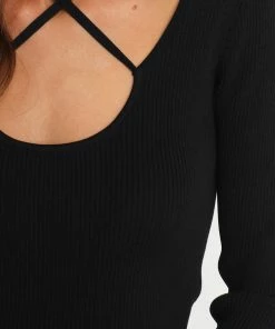 PUP16 Clothing Paelia Top - Black